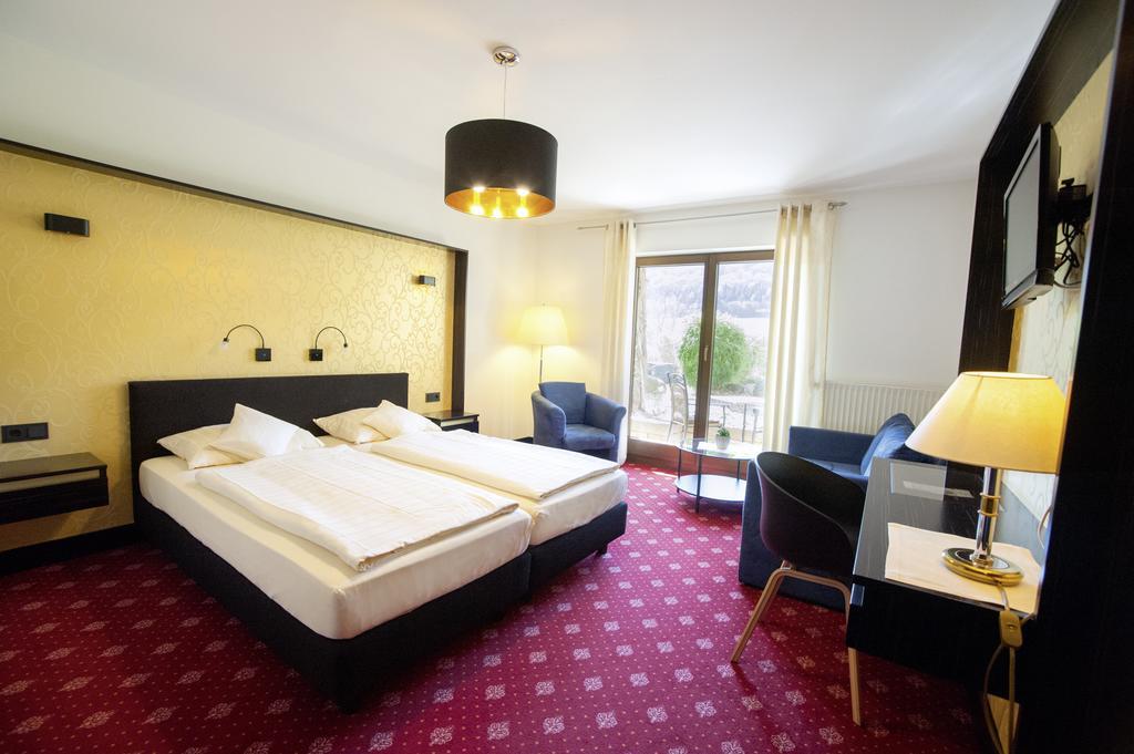 Weinhotel St. Stephanus Zeltingen-Rachtig Dış mekan fotoğraf